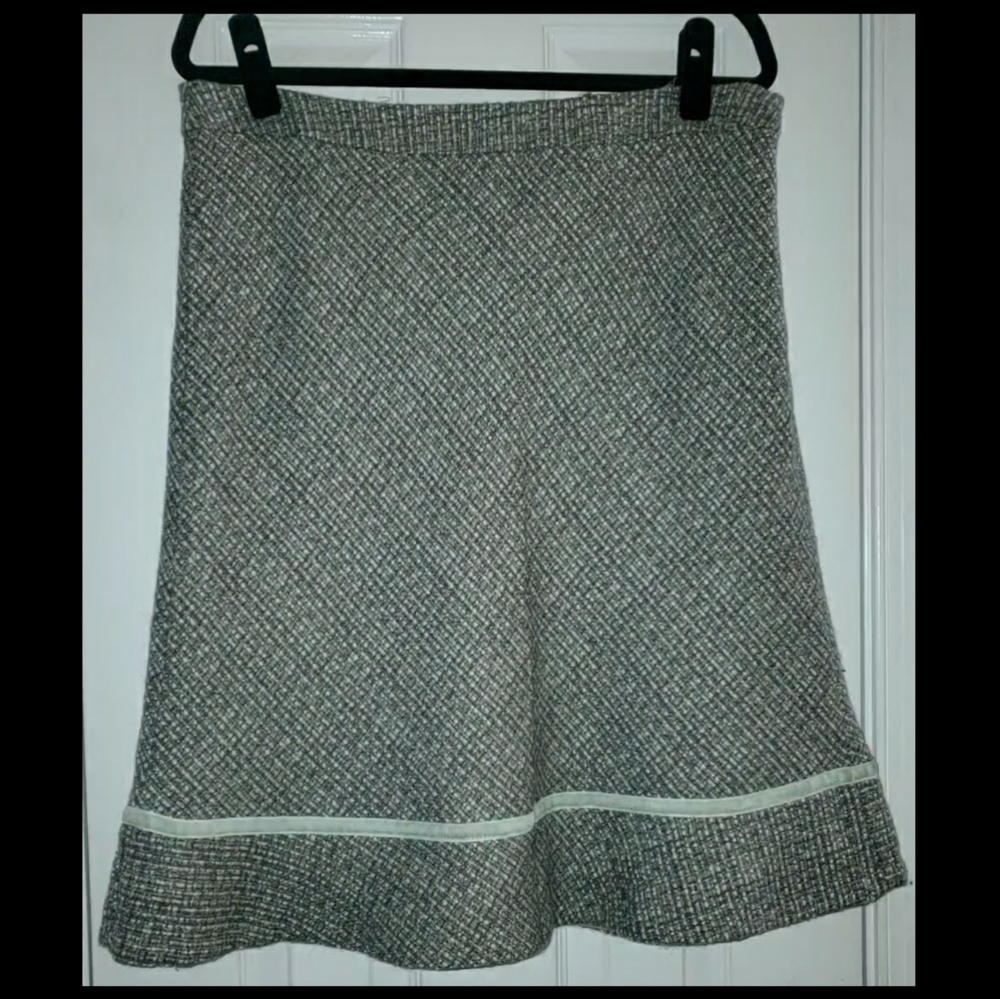 Gap Tweed and velvet rim skirt